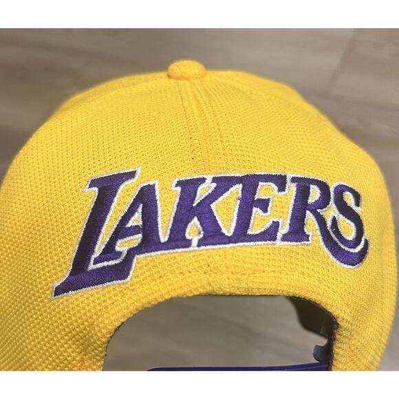 RARE Deluxe adidas™ Los Angeles Lakers Hat 2015 BasketBall Adjustable Snapback - Picture 7 of 11